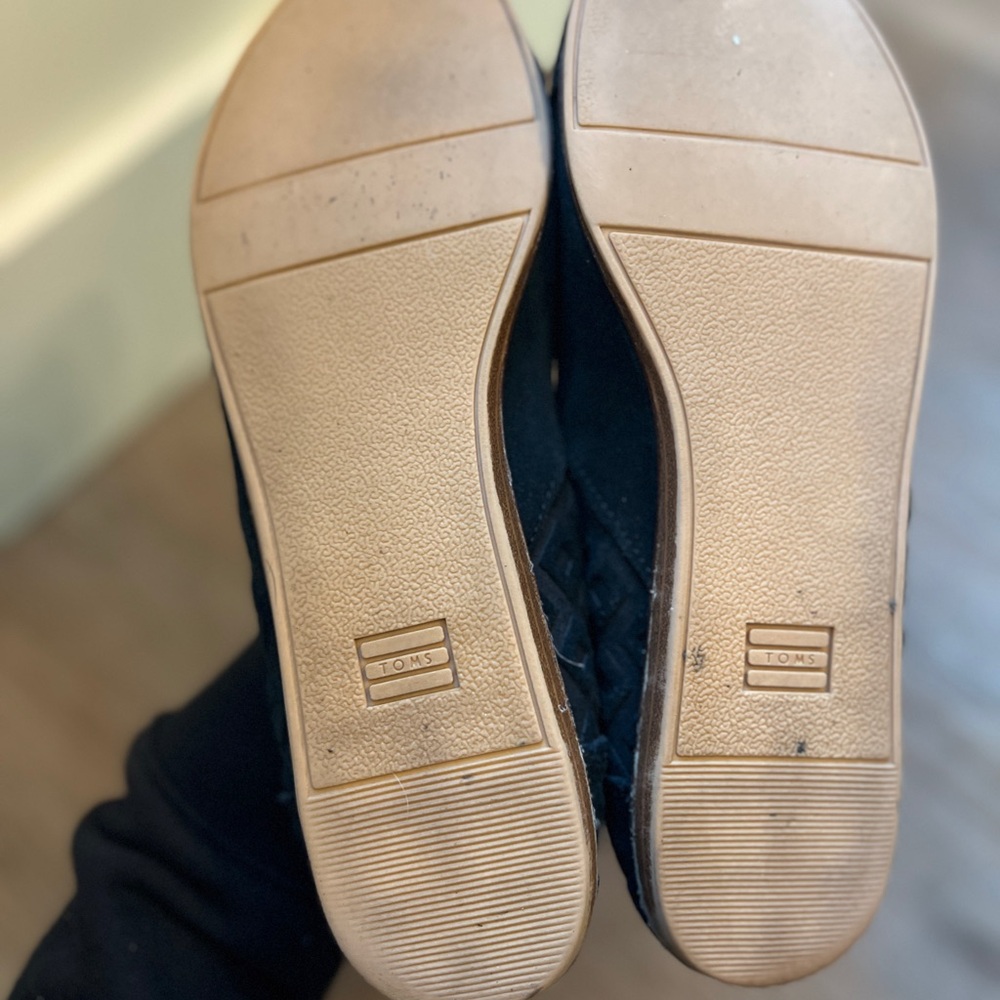 TOMS Black Suede Ballet Flats Size 9 - Picture 7 of 7